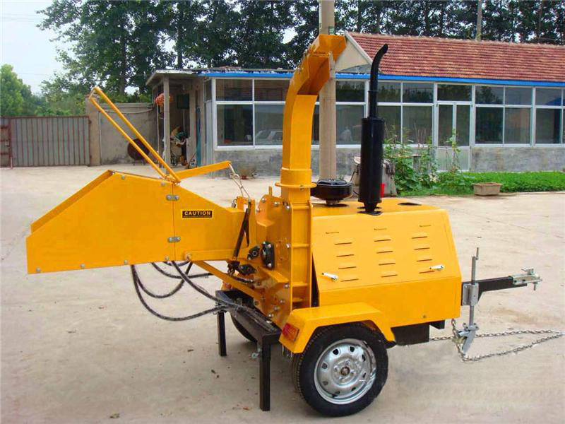 柴油電機(jī)兩用移動(dòng)樹(shù)枝粉碎機(jī)