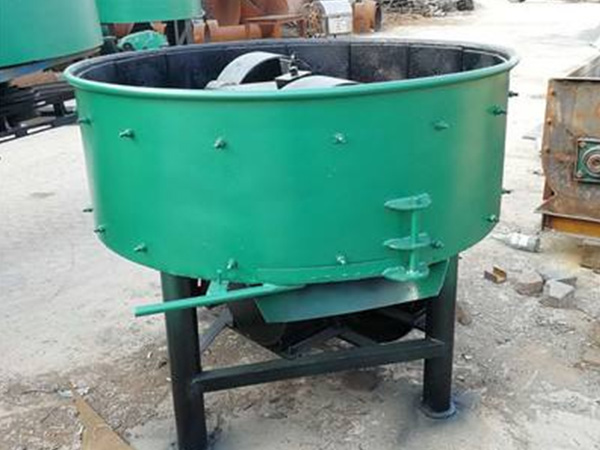 輪碾攪拌機(jī)